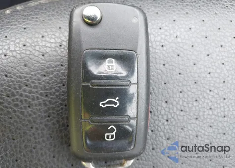 2015 Volkswagen Jetta 1.8T Se z USA, uszkodzony, nr VIN 3VWD17AJ0FM237993